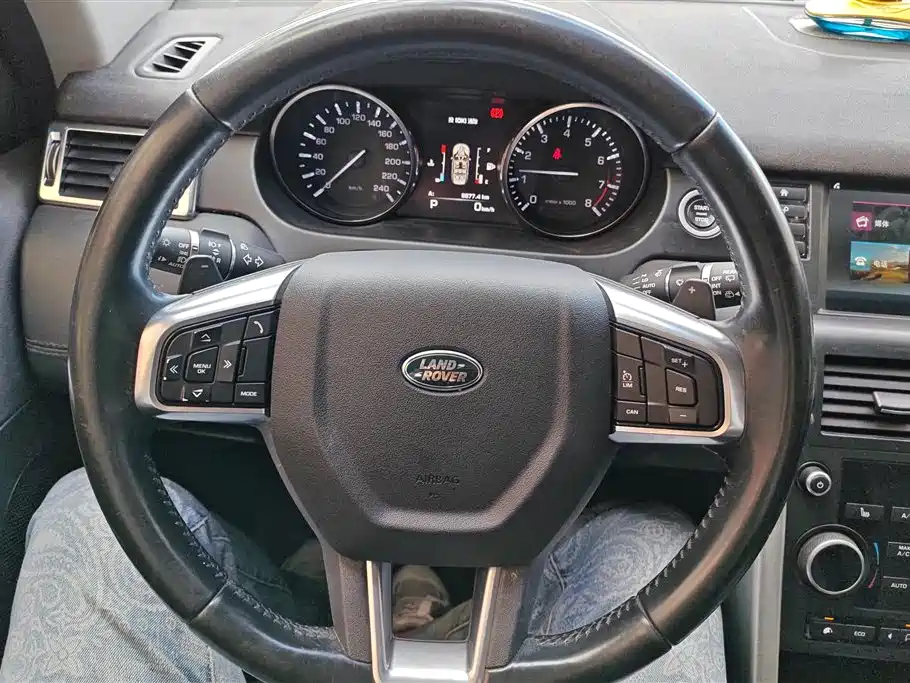 Land Rover Discovery Sport 2016 — фото 15