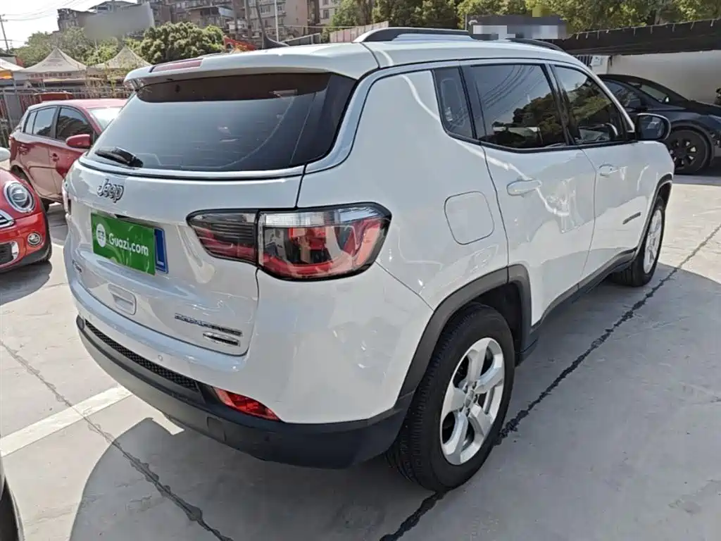 Jeep Compass 2018 — фото 7