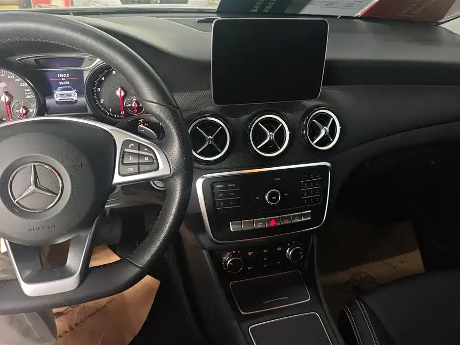 Mercedes-Benz GLA 2019 — фото 12