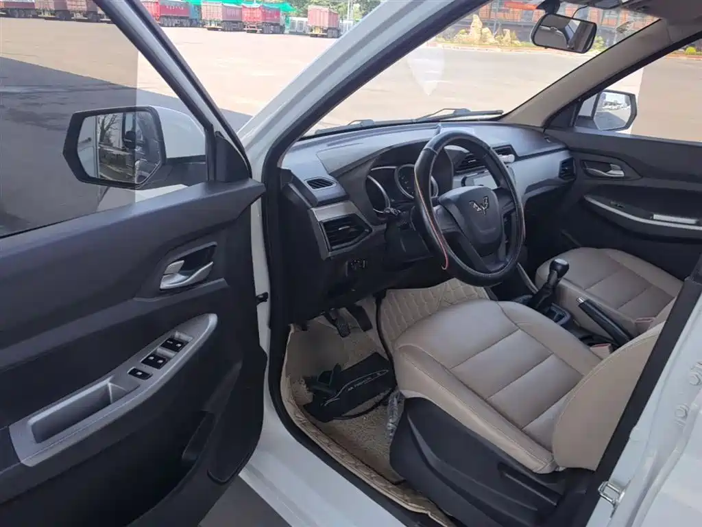 Wuling Hongguang 2019 — фото 16