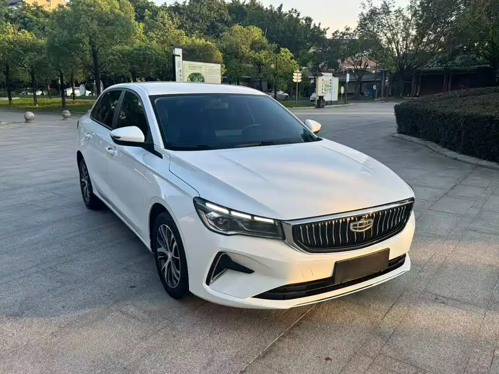 Geely Emgrand 2023