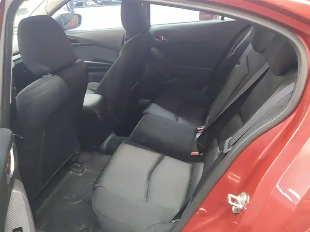 Mazda 3 Axela 2016 — фото 17