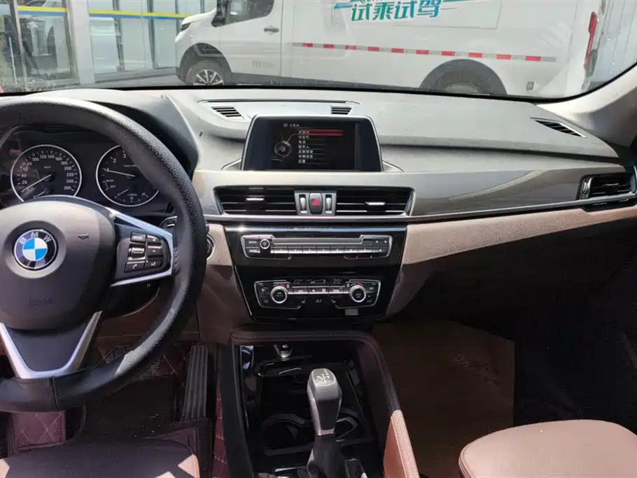 BMW X1 2017 — фото 13