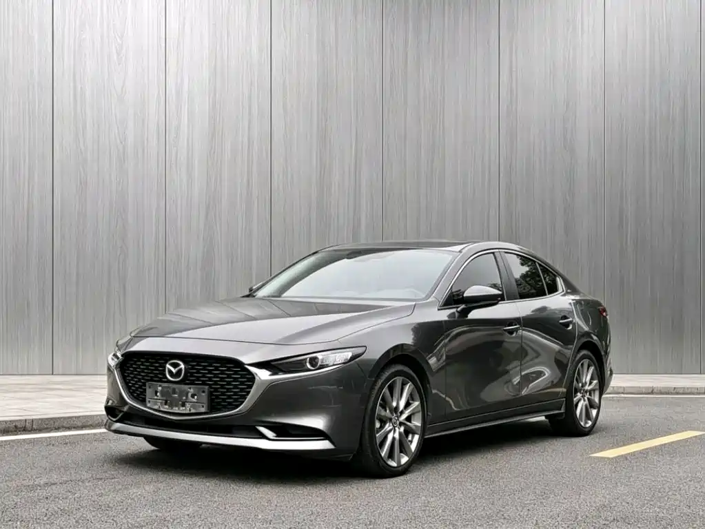 Mazda 3 Axela 2022 — фото 1