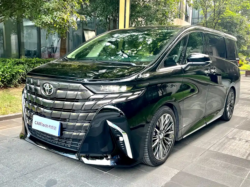 Toyota Alphard 2024 — фото 1