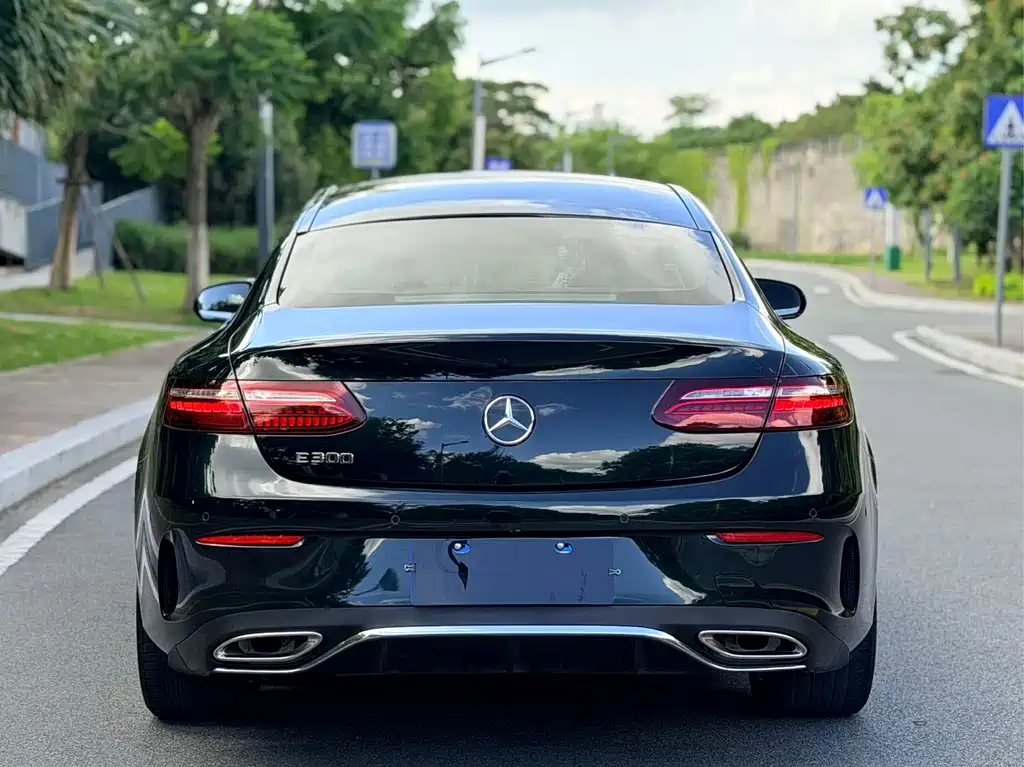Mercedes-Benz E-Class 2022 — фото 17