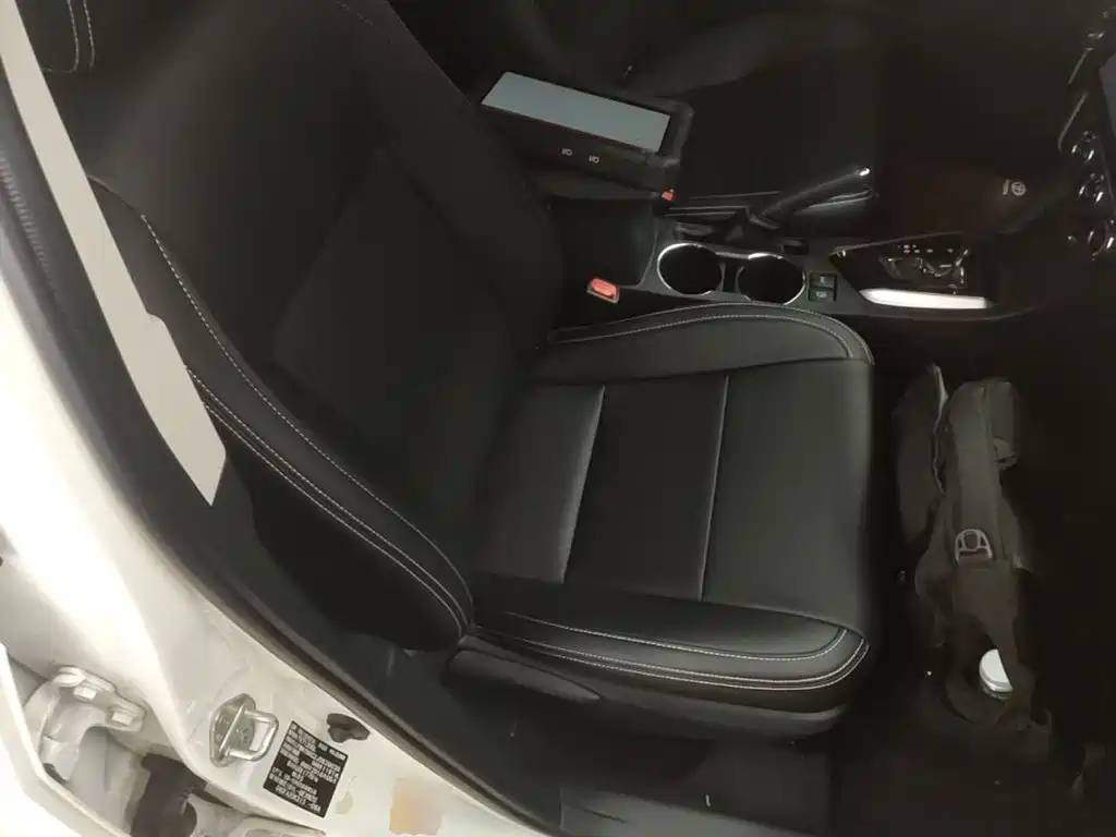 Toyota Corolla 2018 — фото 25