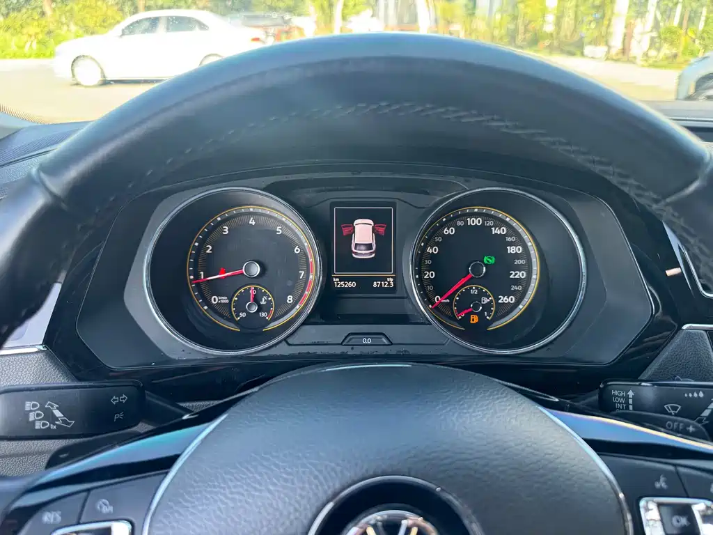 Volkswagen Tiguan L 2020 — фото 10