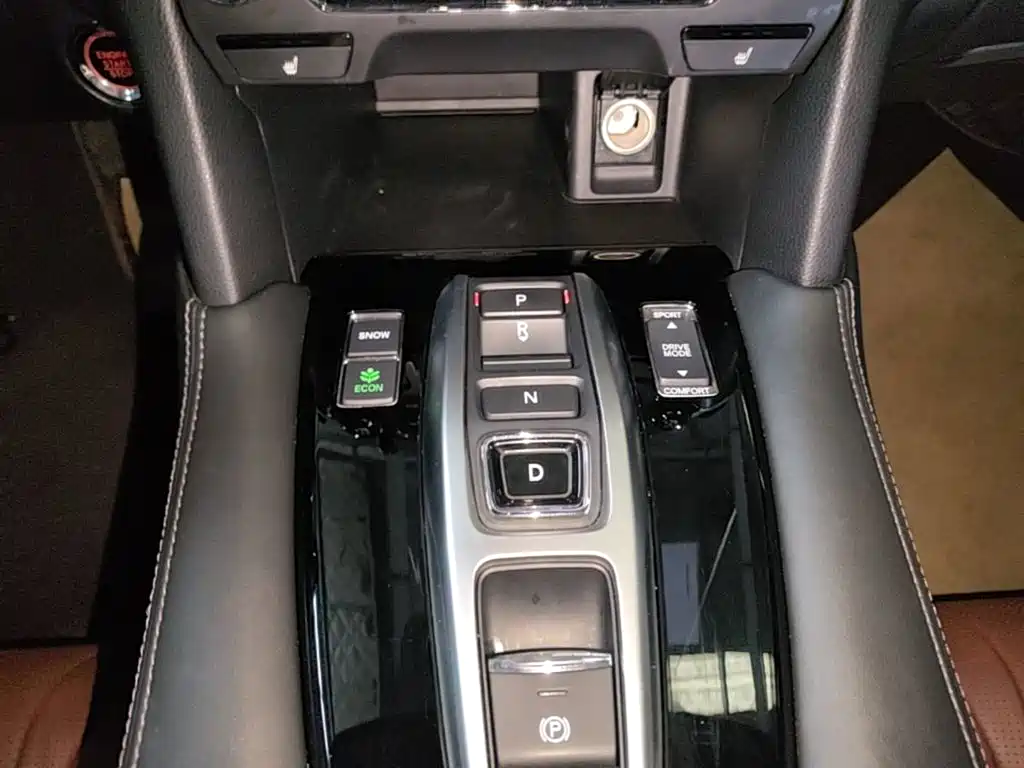 Honda UR-V 2017 — фото 14