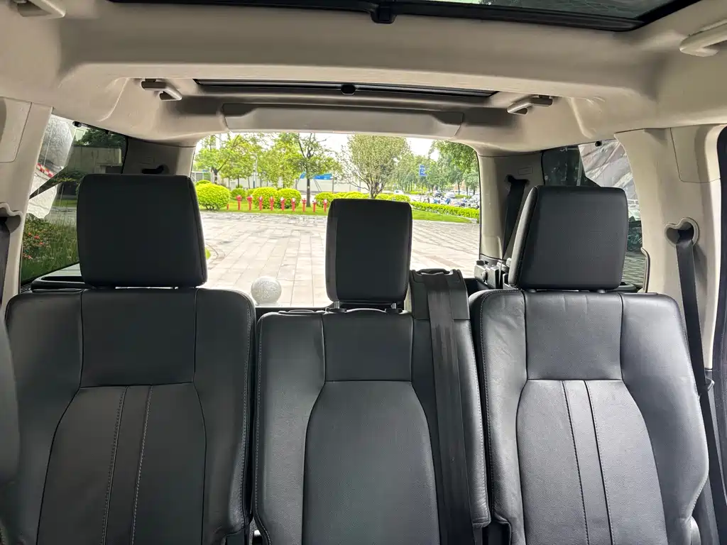 Land Rover Discovery 2014 — фото 12