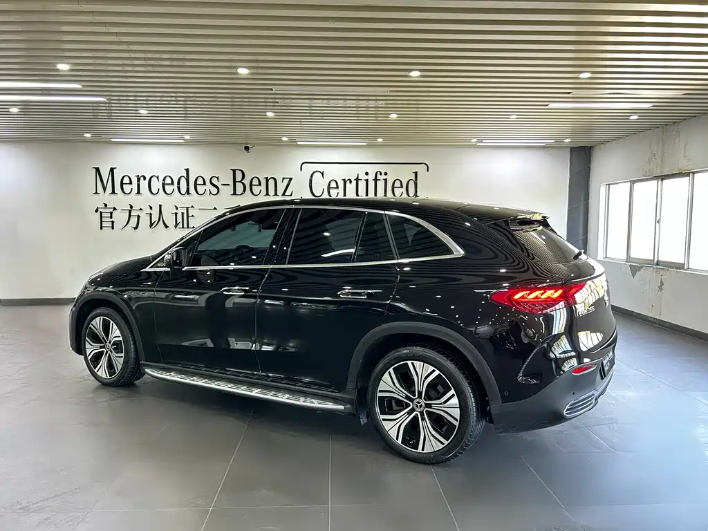 Mercedes-Benz EQE SUV 2024 — фото 4