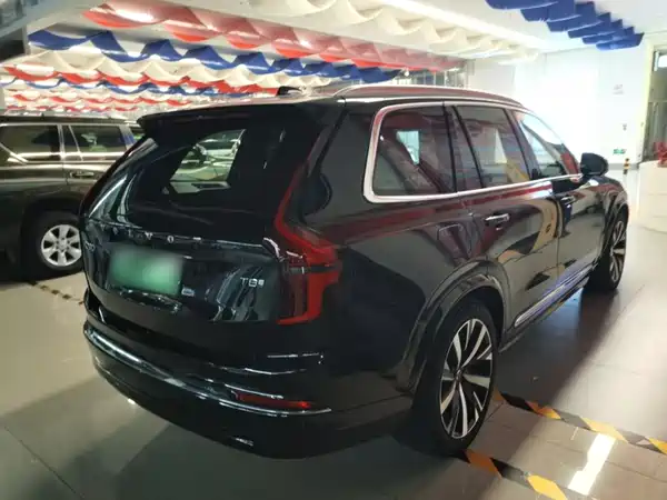 Volvo XC90 Plug-In Hybrid 2025
