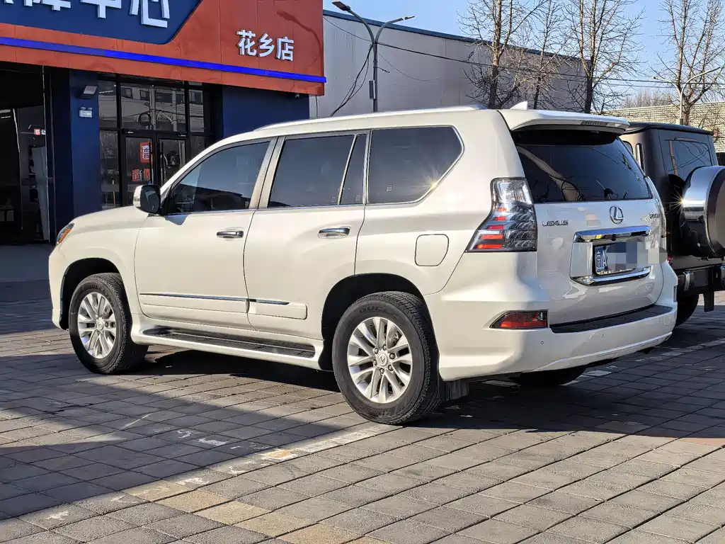 Lexus GX 2016 — фото 17