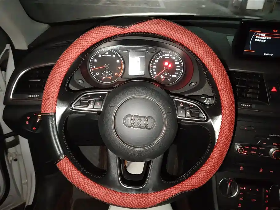 Audi Q3 2016 — фото 15