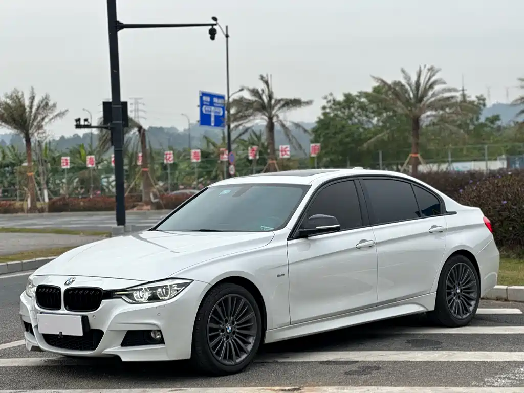 BMW 3 Series 2018 — фото 1