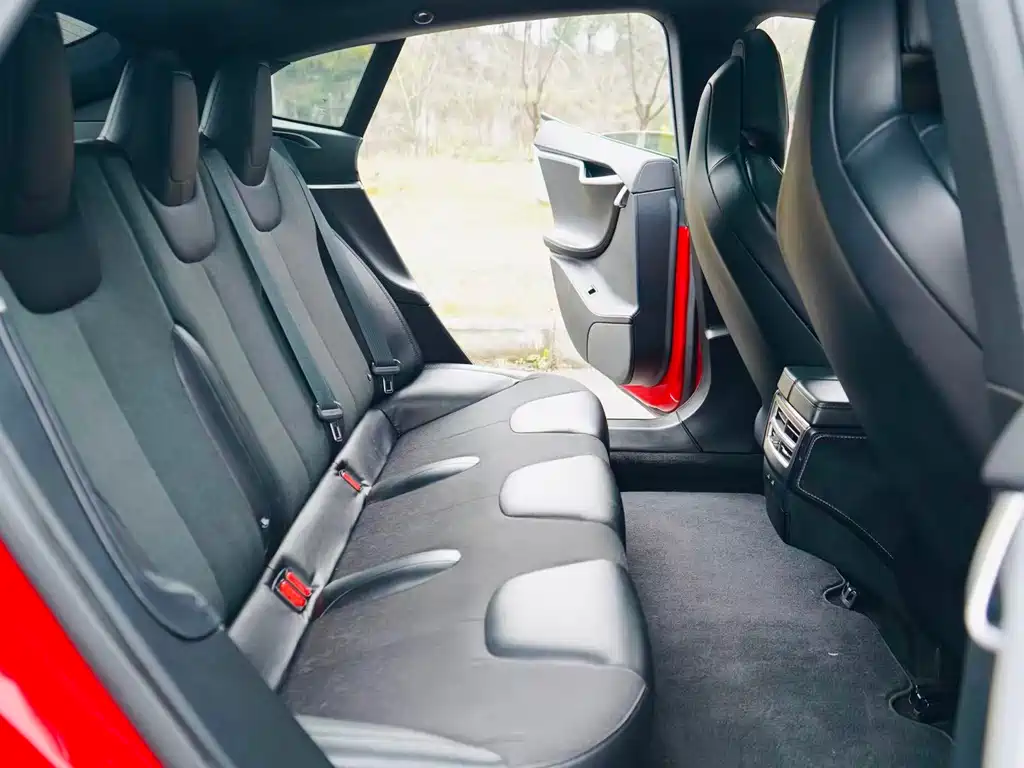 Tesla Model S 2017 — фото 14