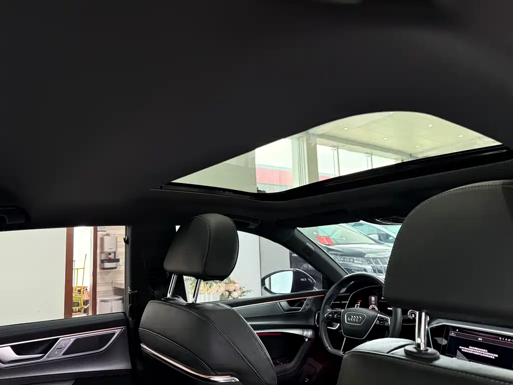 Audi A7L 2023 — фото 12