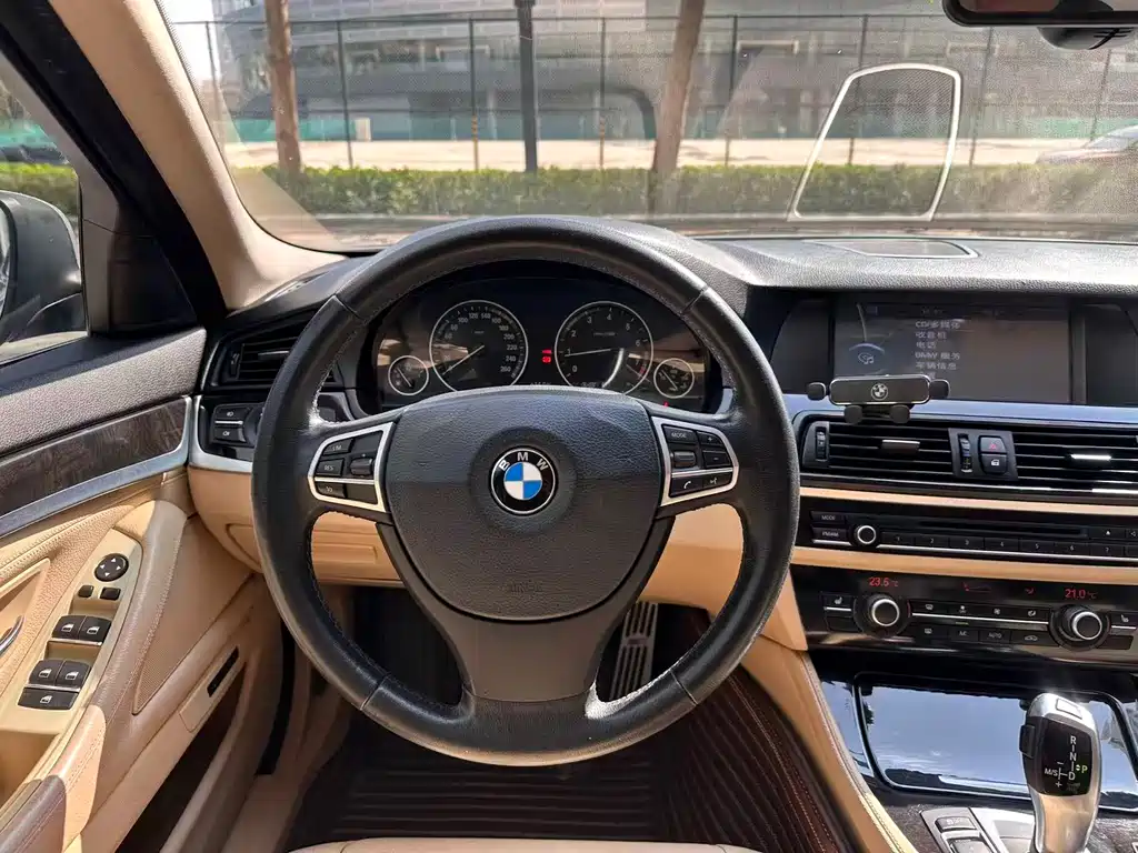 BMW 5 Series 2013 — фото 14