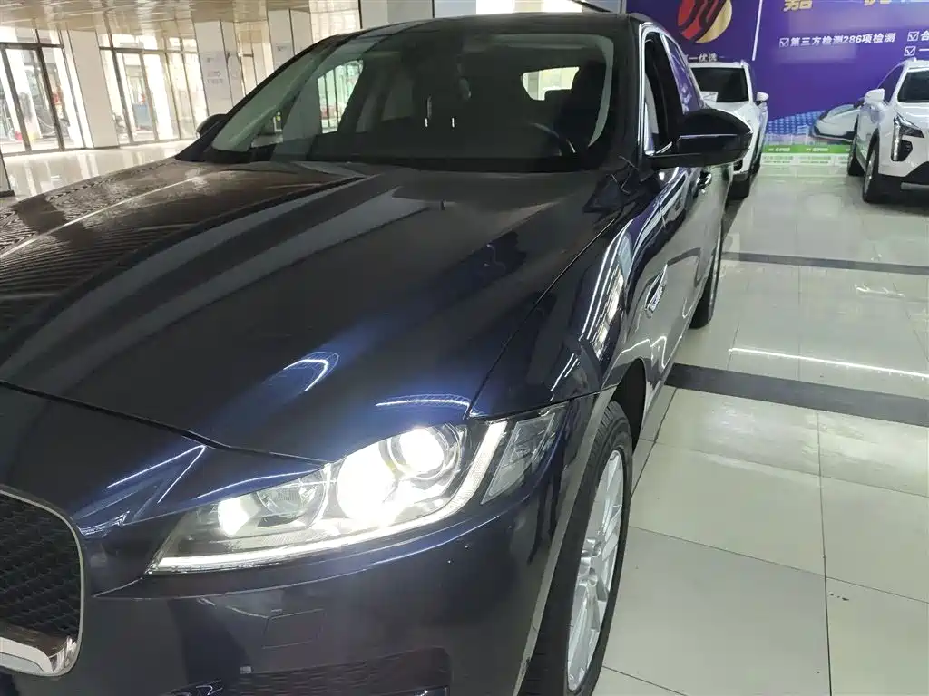 Jaguar F-PACE 2017 — фото 18