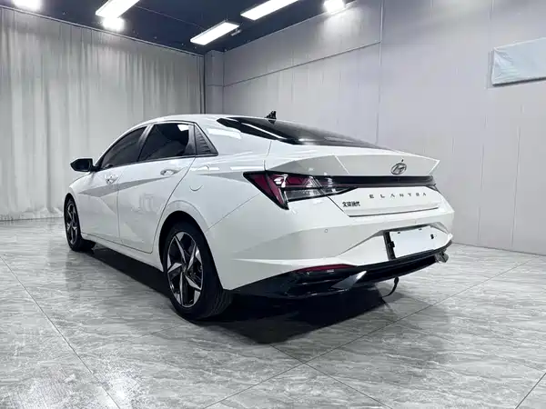 Hyundai Elantra 2023