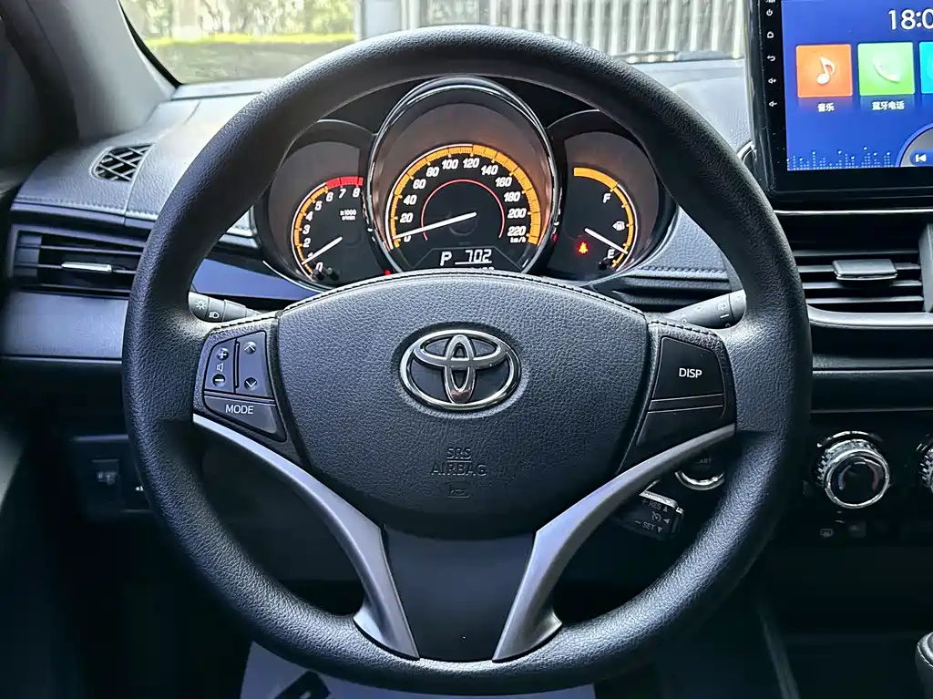 Toyota Yaris L 2022 — фото 5