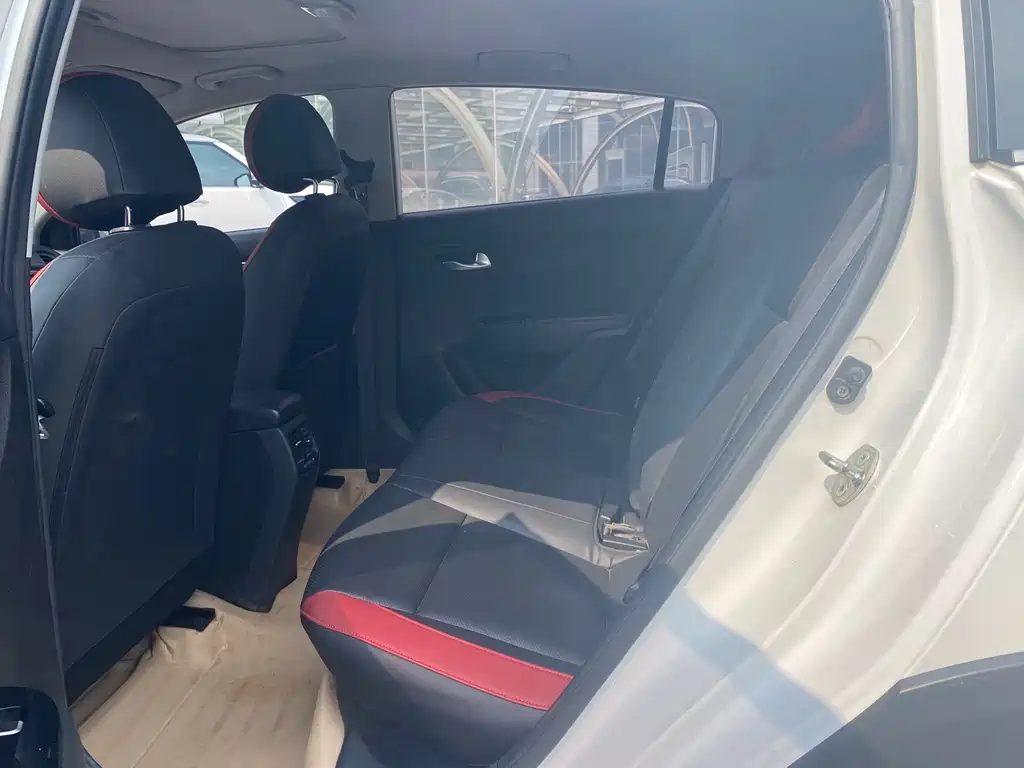 Kia KX Cross 2018 — фото 9
