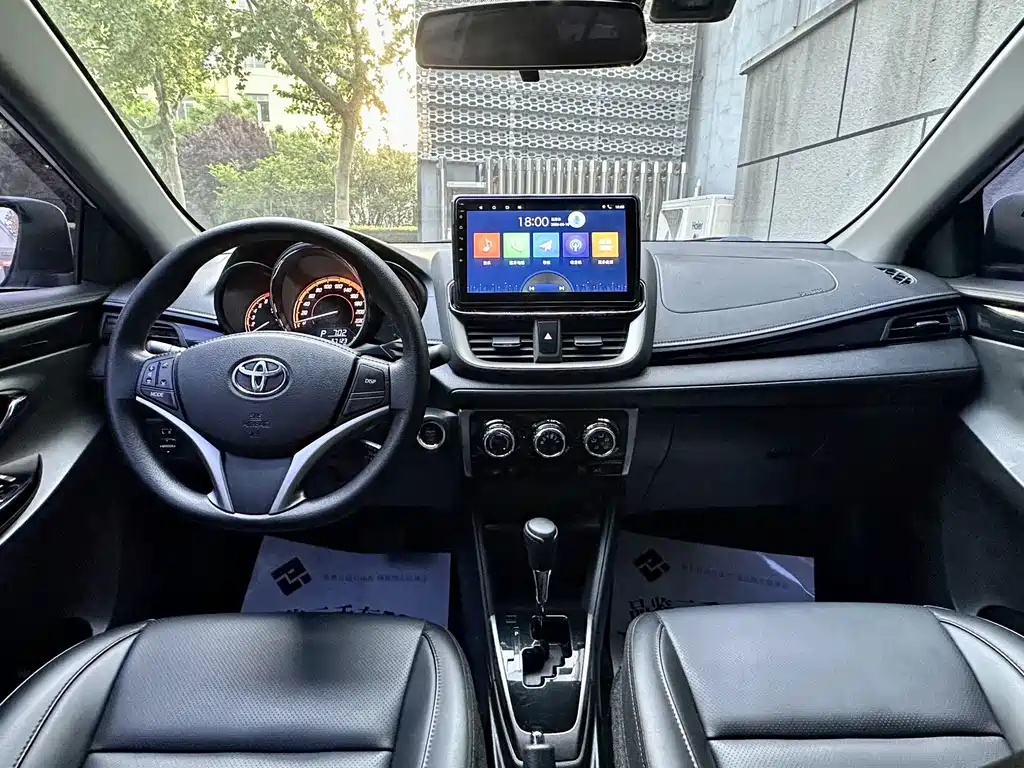 Toyota Yaris L 2022 — фото 9