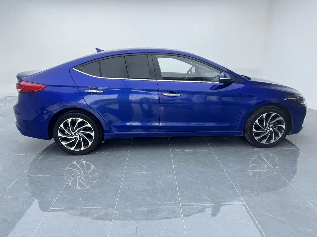 Hyundai Elantra 2020 — фото 15