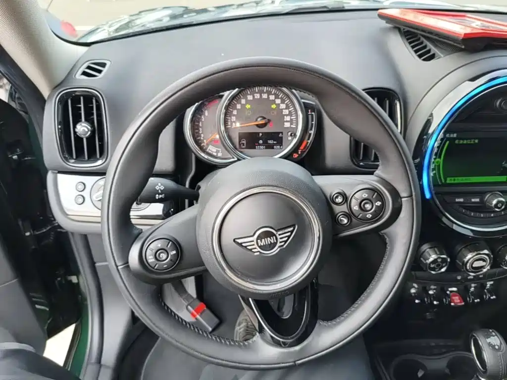 MINI Countryman 2018 — фото 11