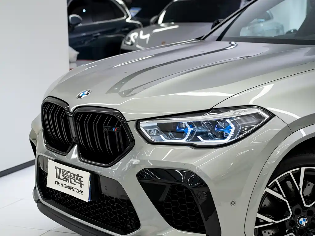 BMW X6 M 2023 — фото 13