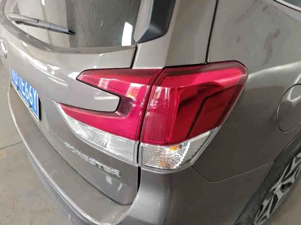 Subaru Forester 2022 — фото 11
