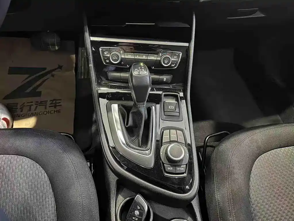 BMW 2 Series Active Tourer 2015 — фото 9