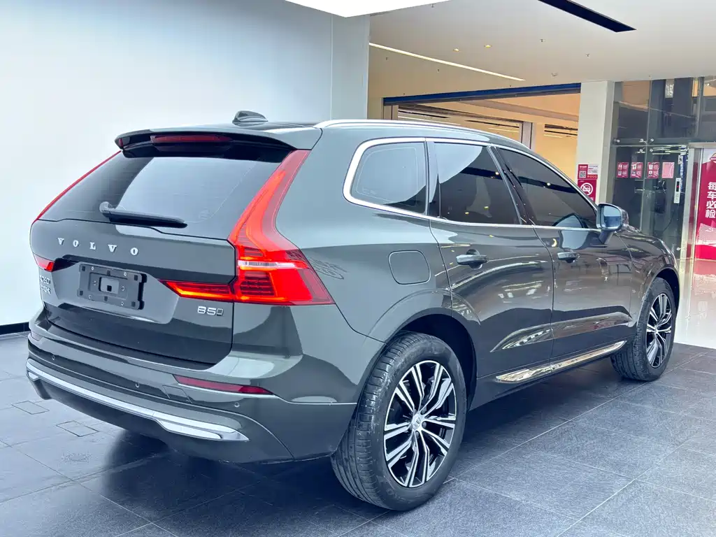 Volvo XC60 2021 — фото 14