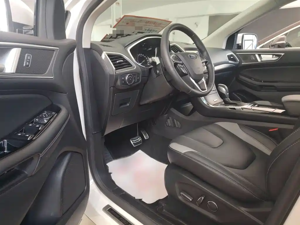 Ford Edge 2018 — фото 13