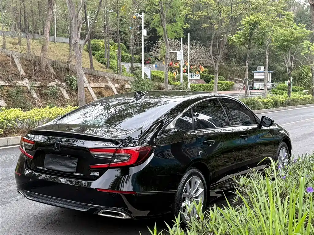 Honda Accord 2022 — фото 16