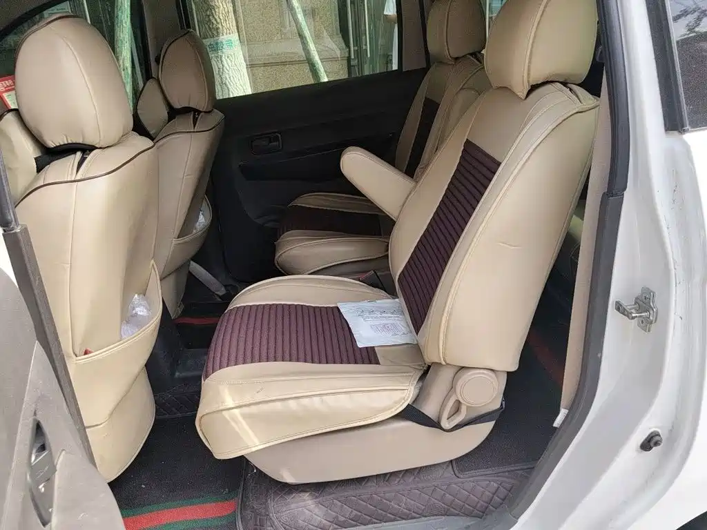 Wuling Hongguang 2017 — фото 15