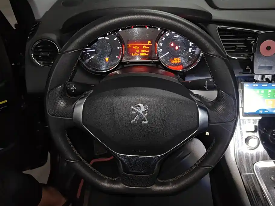 Peugeot 3008 2016 — фото 15
