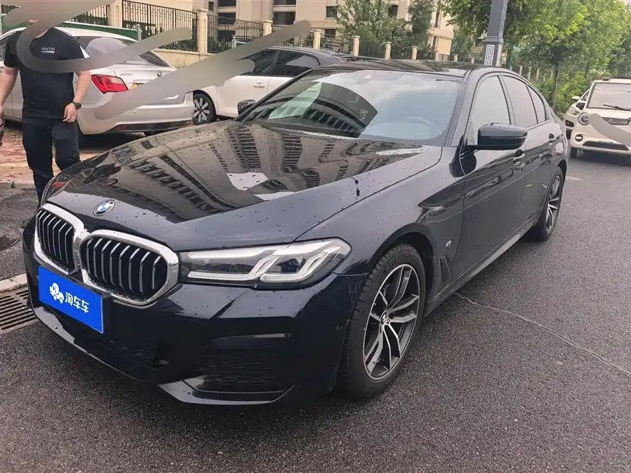 BMW 5 Series 2023 — фото 1