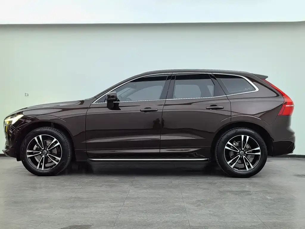 Volvo XC60 2018 — фото 8