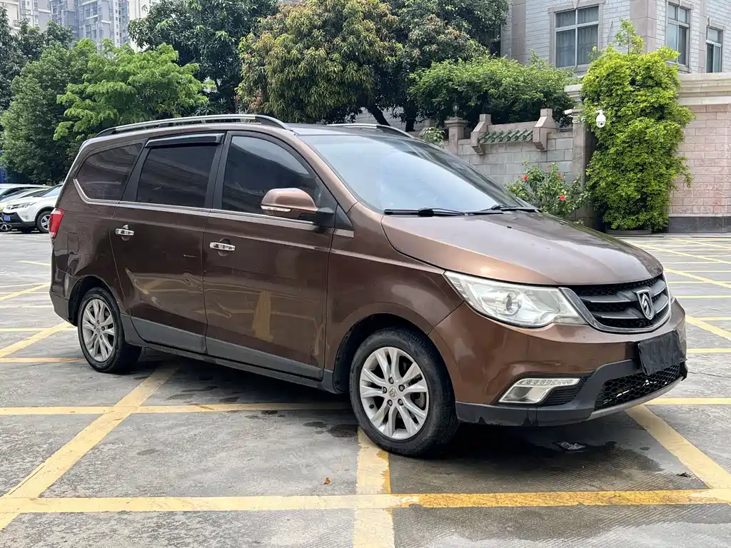 Baojun 730 2015