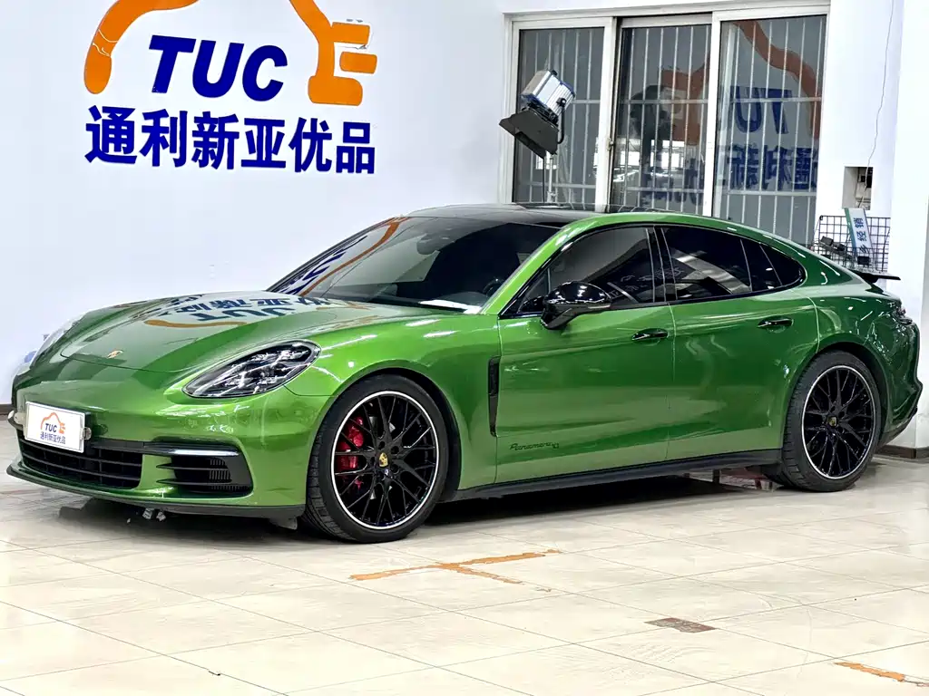Porsche Panamera 2019 — фото 1