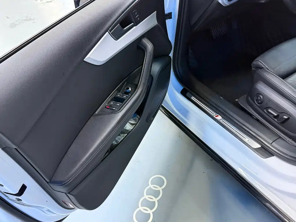 Audi A4L 2022 — фото 4