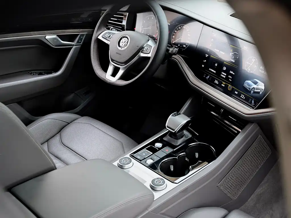 Volkswagen Touareg 2020 — фото 10