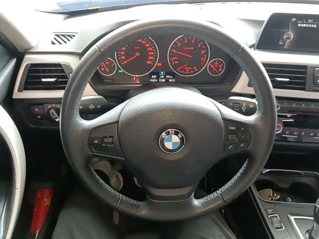 BMW 3 Series 2016 — фото 11