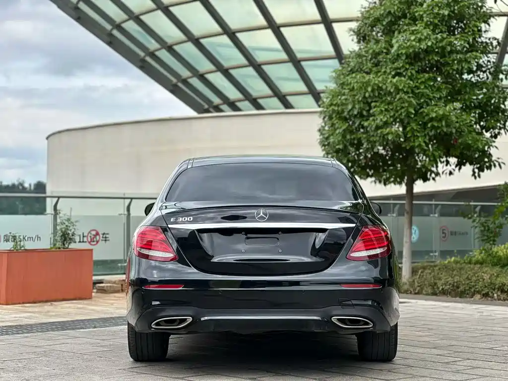 Mercedes-Benz E-Class 2017 — фото 8