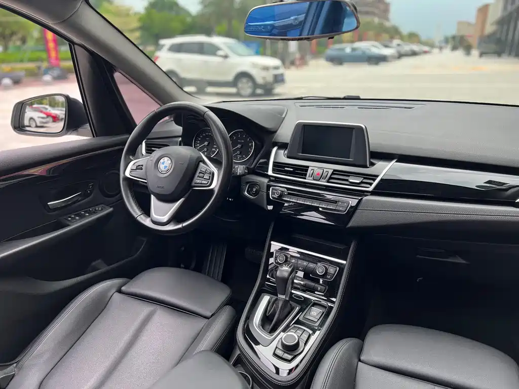 BMW 2 Series Active Tourer 2018 — фото 7