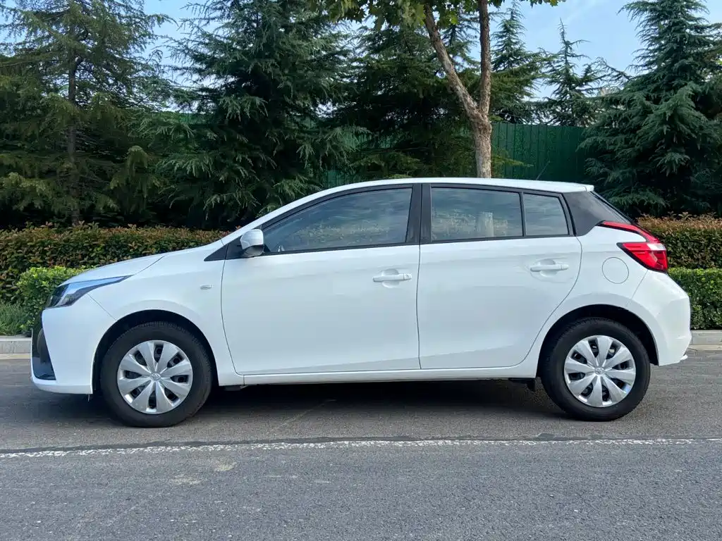 Toyota Yaris L 2019 — фото 17