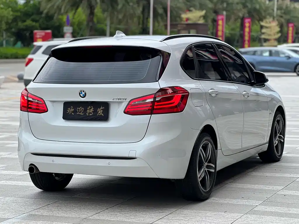 BMW 2 Series Active Tourer 2018 — фото 10