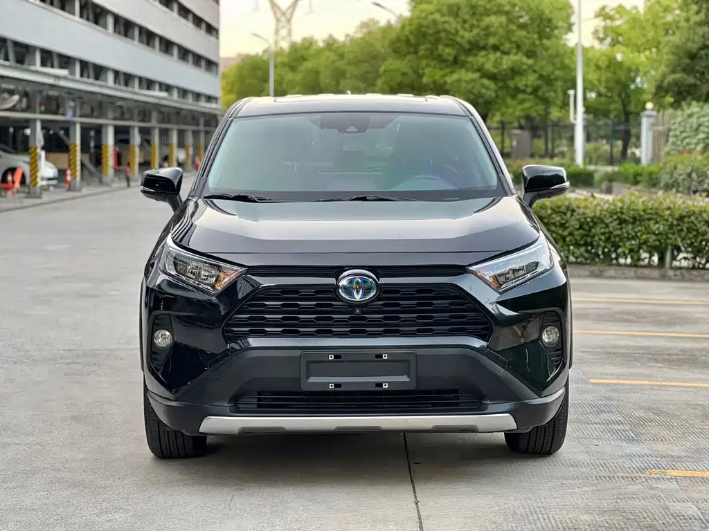 Toyota RAV4 2020 — фото 2