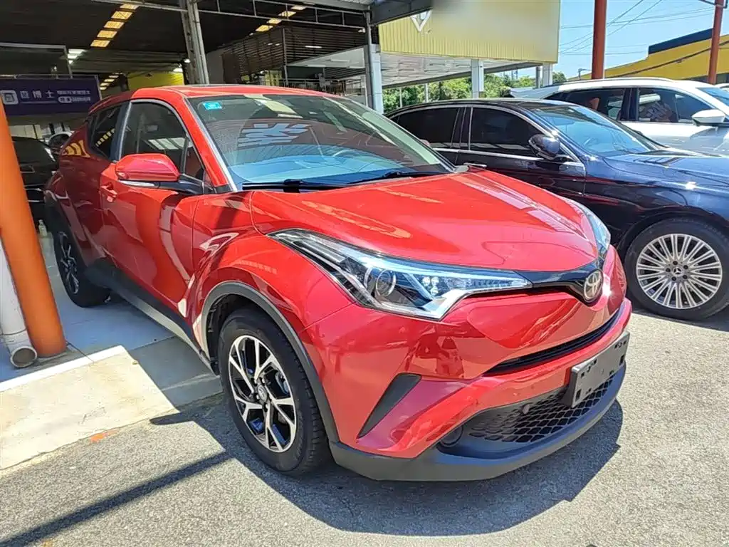 Toyota C-HR 2020 — фото 4
